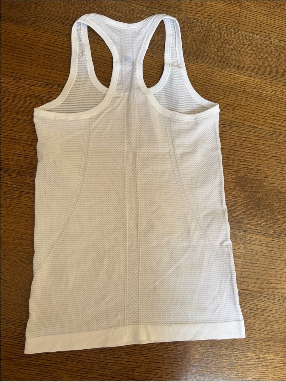 LULU swiftly tank - size 4